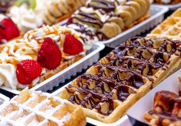 bisnis waffle berbagai topping