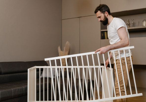 Merakit crib