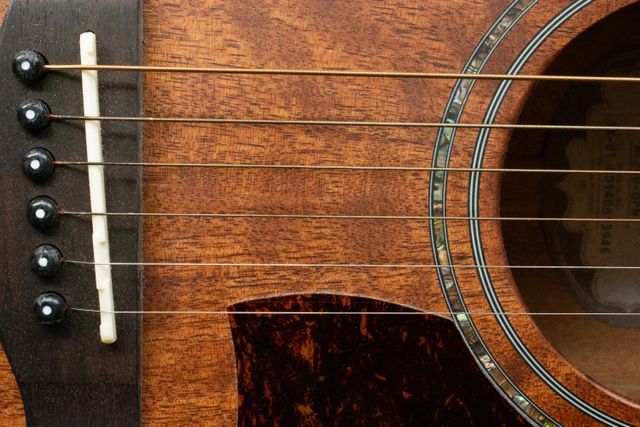 tips mengganti senar gitar